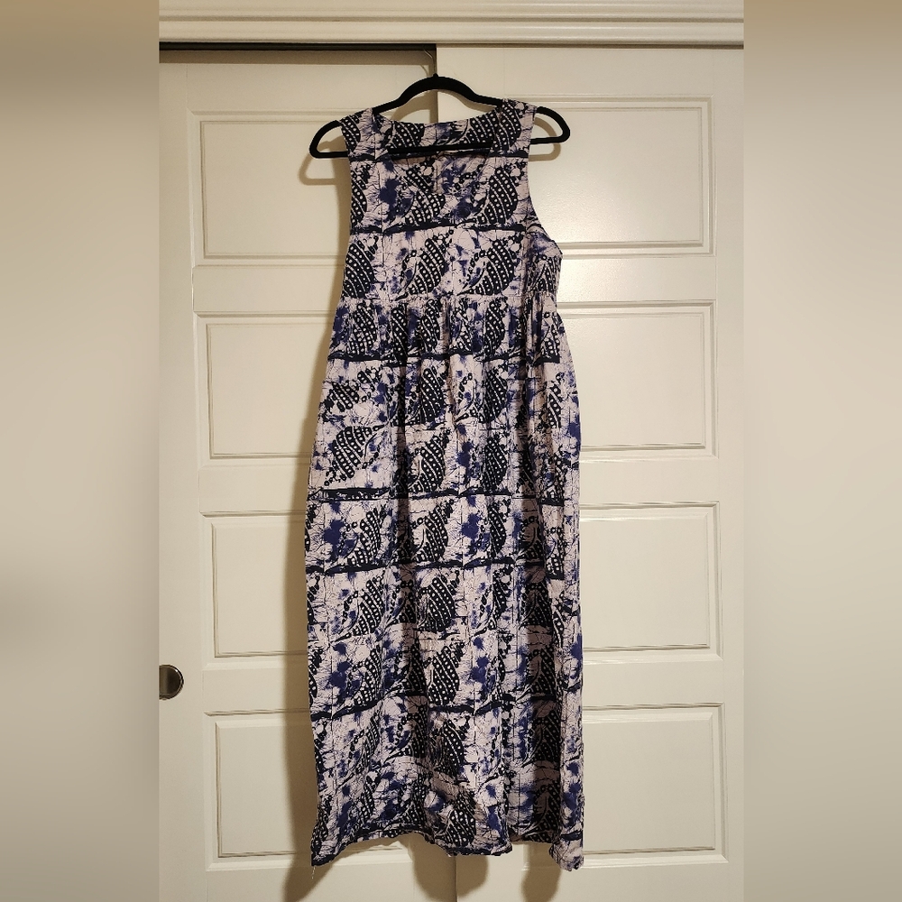 Elegant Blue and White Patterned Dress